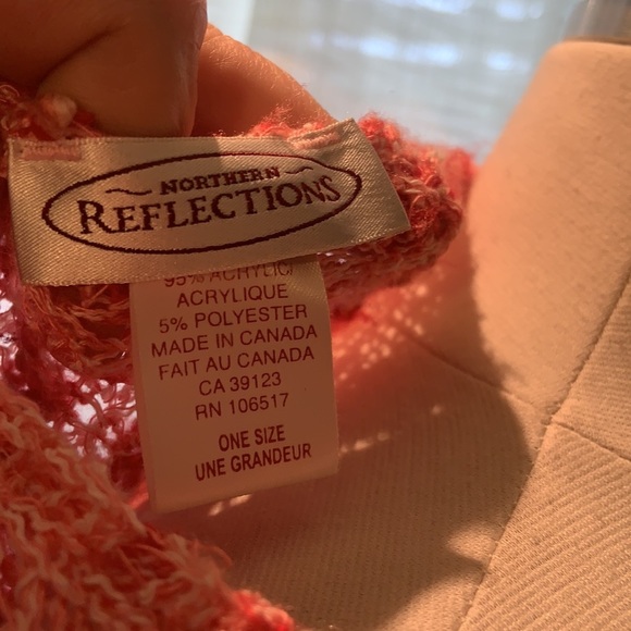 Northern Reflections poncho - Picture 4 of 7